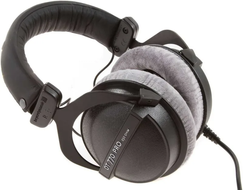 Beyerdynamic DT 770 PRO 250 oomi suletud stuudiokõrvaklapid