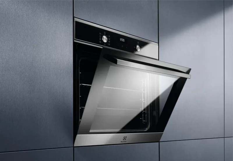 Electrolux EOD5H70BX integreeritav ahi 65L, SteamBake, roostevaba