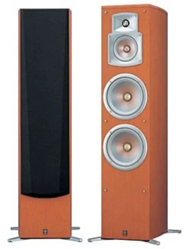 Yamaha NS-777 põrandakõlar 4-kanalilise süsteemiga, must